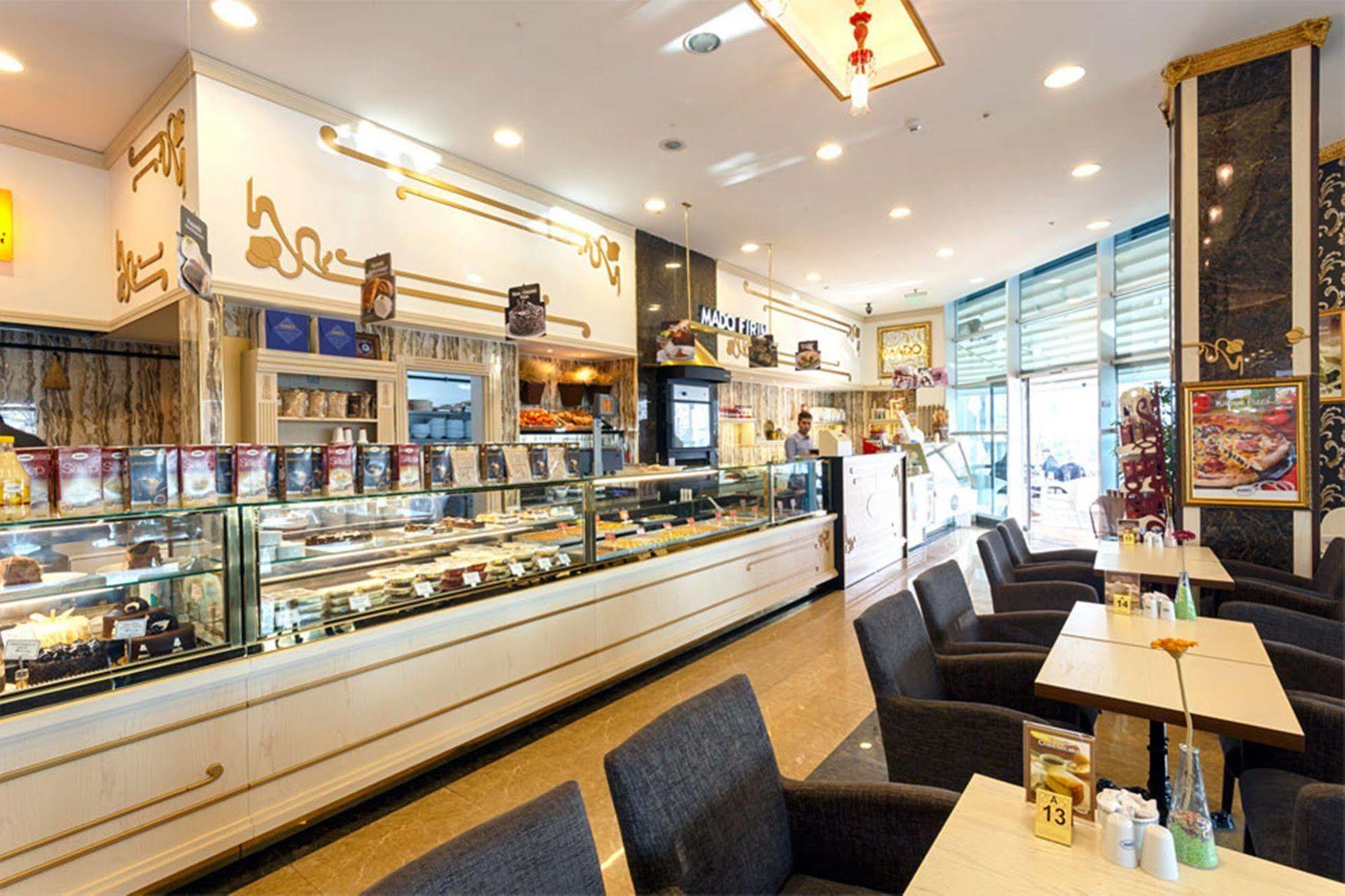 Flora Suites Ataşehir Istanbul Exterior foto
